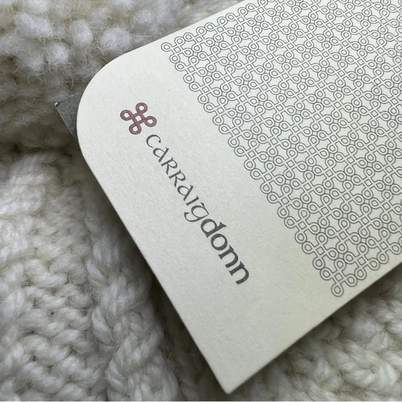 Carraigdonn Handknit Wool Beret Beanie Cream Ivory Pom Pom Hat NWT - Picture 4 of 6